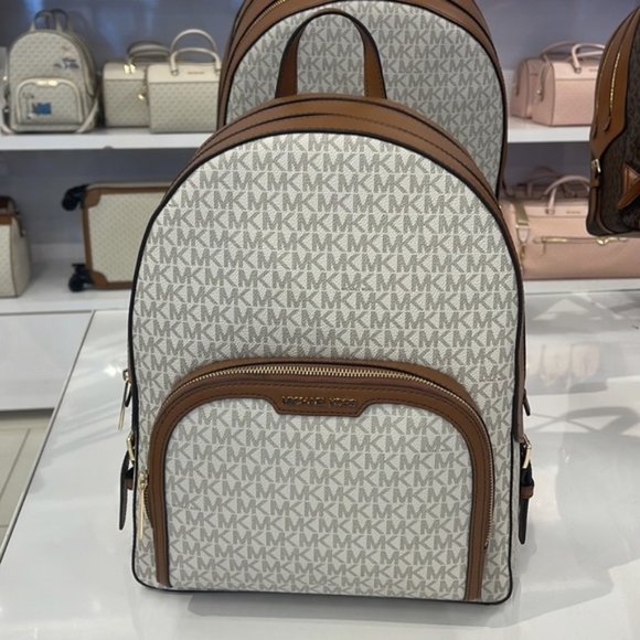 Michael Kors Jaycee Large Zip Pocket Backpack Vanilla - Picture 12 of 16